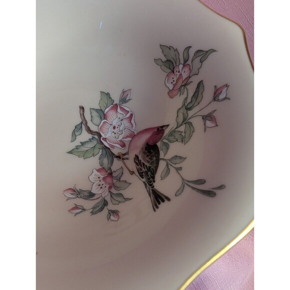 SERENADE PEDESTAL CANDY DISH BY LENOX CHINA IVORY W/ 24KT GOLD TRIM U.S.A.MADE - Picture 3 of 7